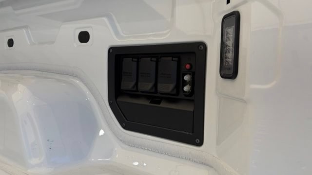 Used 2025 Chevrolet Silverado EV LT AWD/4WD image 6