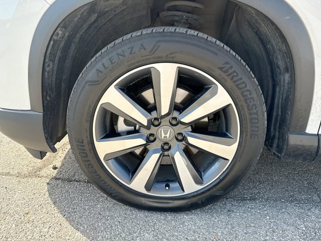 Used 2025 Honda Pilot Touring image 10