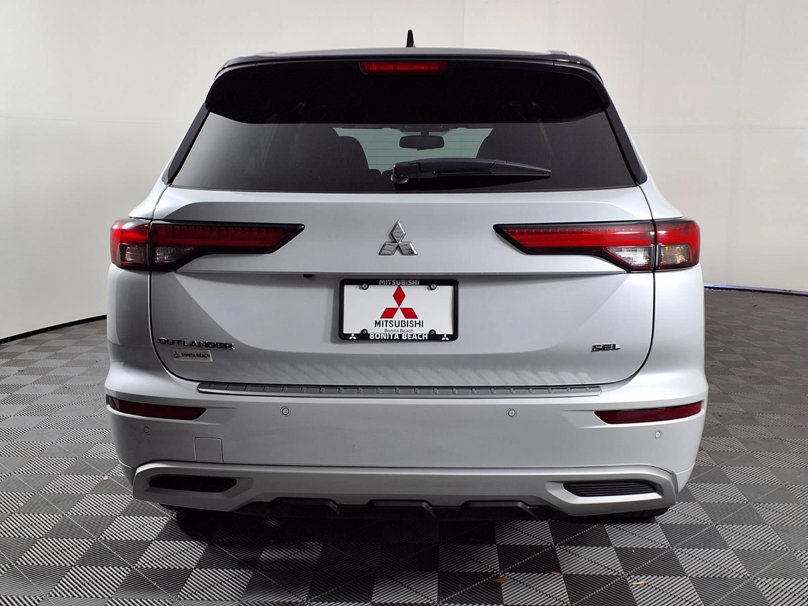 Used 2024 Mitsubishi Outlander SEL FWD image 6