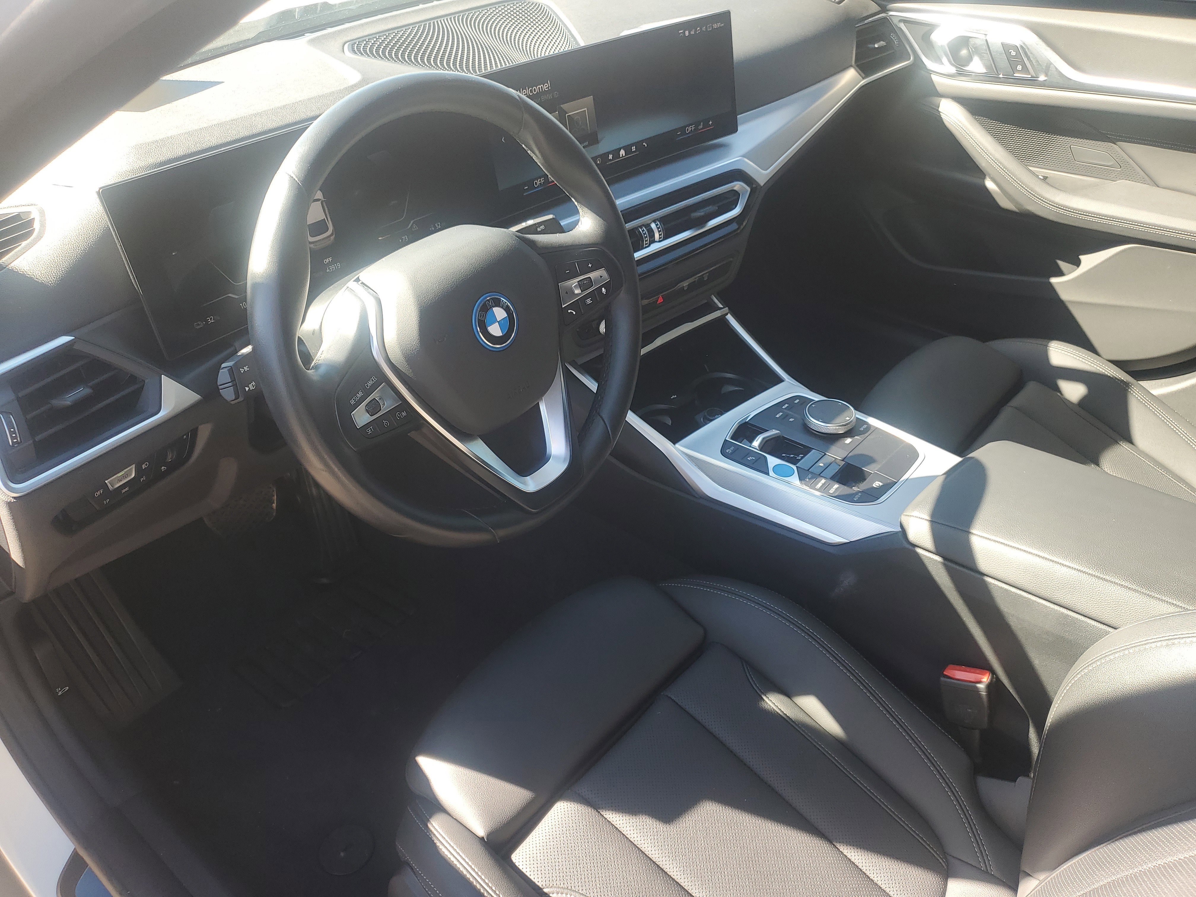 Used 2024 BMW i4 eDrive35 w/ Convenience Package image 12