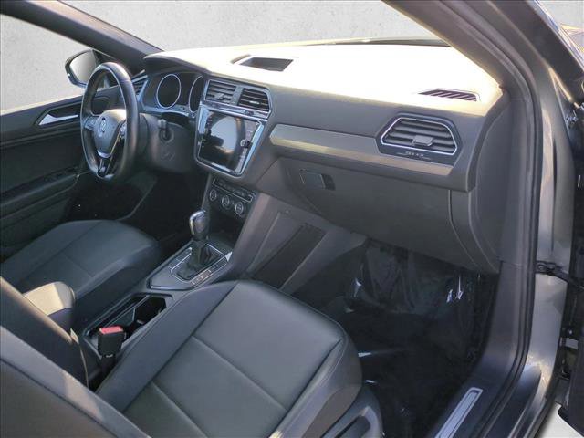 Used 2020 Volkswagen Tiguan SE R-Line FWD image 23