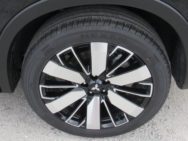 New 2025 Mitsubishi Outlander SE image 8