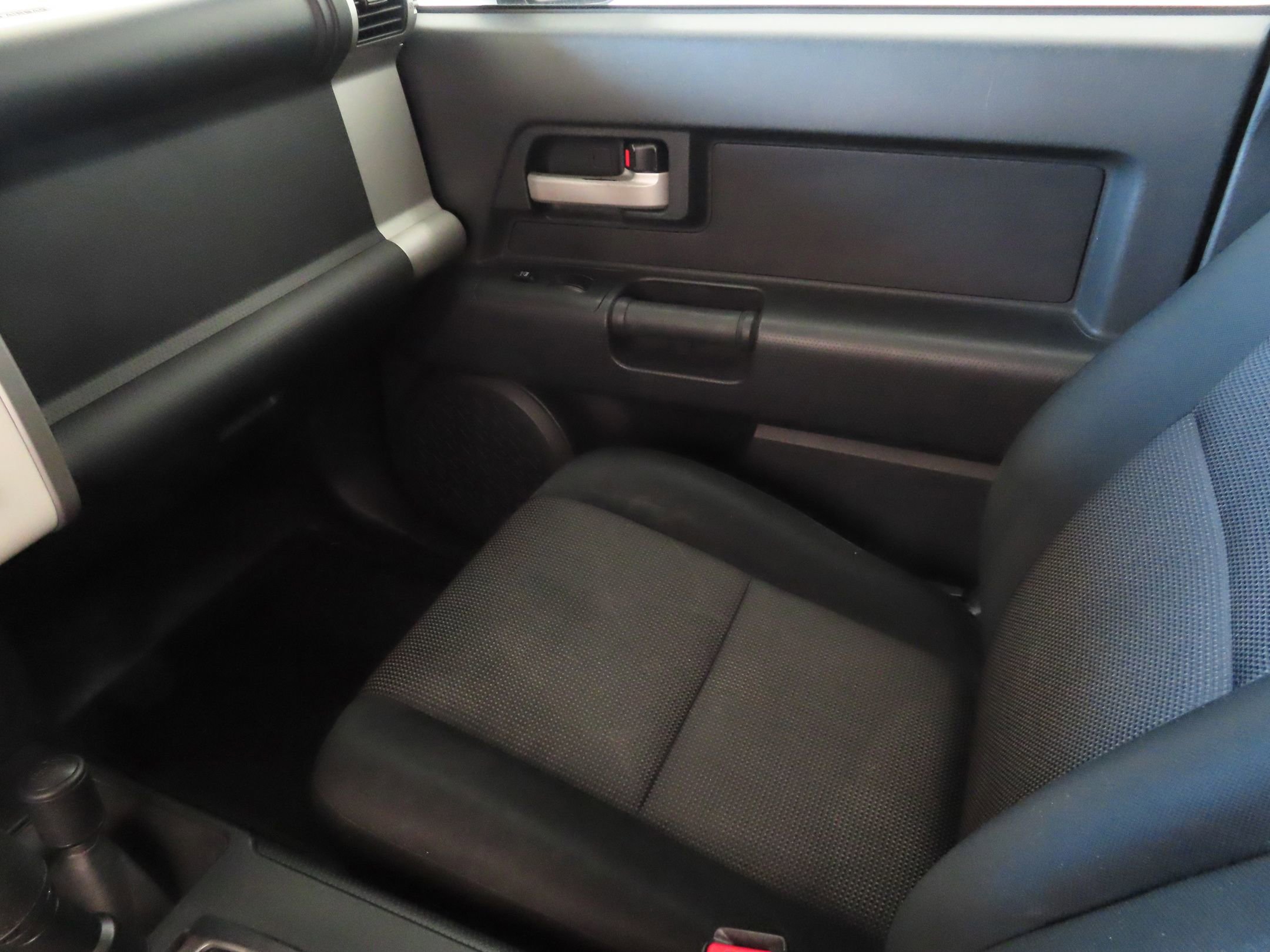 Used 2010 Toyota FJ Cruiser 4WD image 17