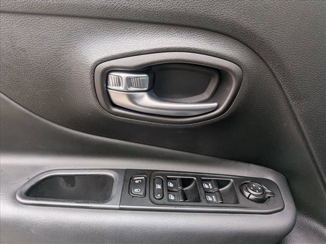 Used 2022 Jeep Renegade Altitude w/ Convenience Group image 15