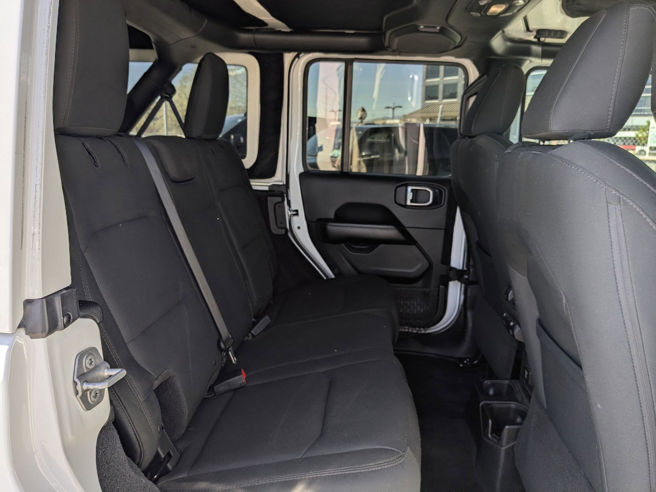 Used 2018 Jeep Wrangler Unlimited Sahara w/ Uconnect 4C Nav & Sound Group image 26