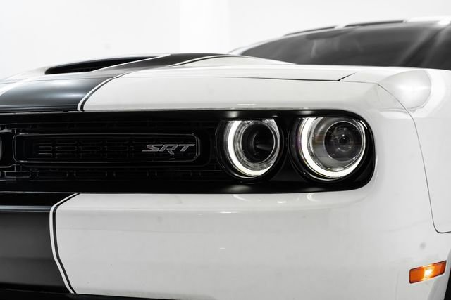 Used 2016 Dodge Challenger SRT w/ Technology Group image 17