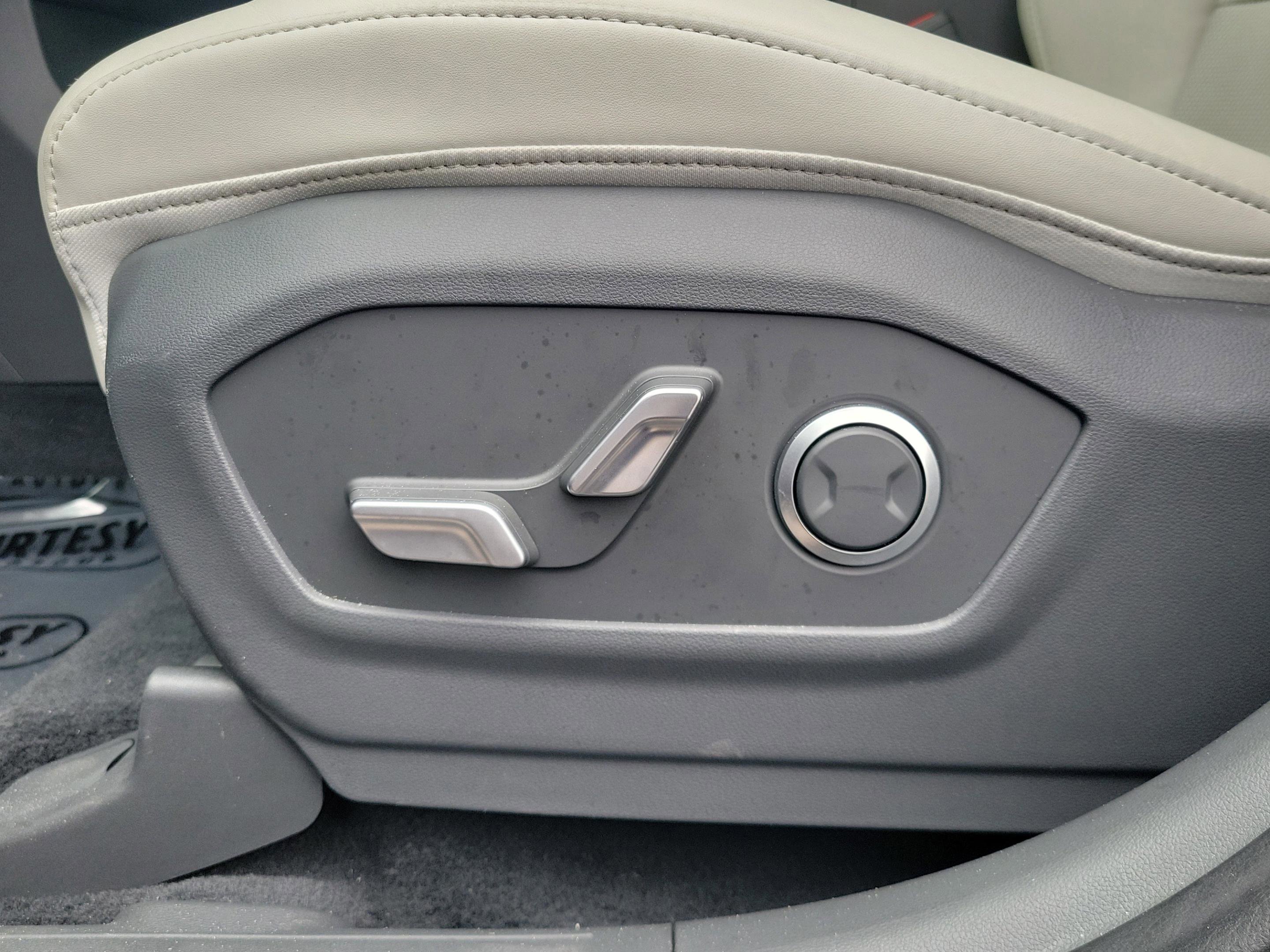 Used 2025 Hyundai Santa Fe SEL image 21