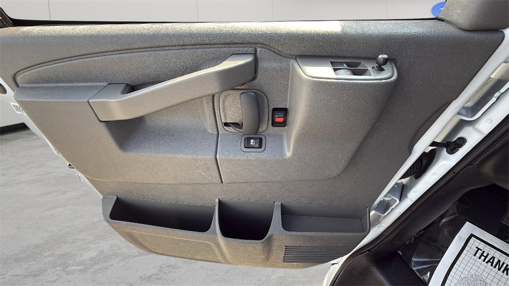 Used 2025 Chevrolet Express 3500 LT w/ LT Preferred Equipment Group image 23