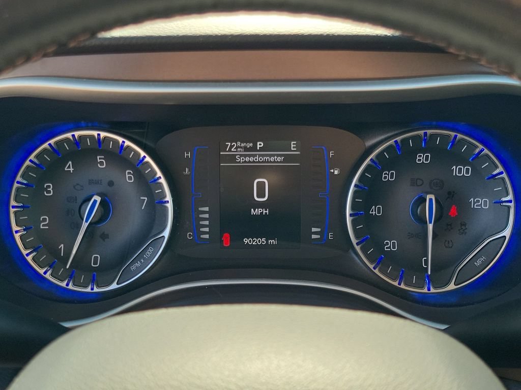 Used 2019 Chrysler Pacifica Touring-L FWD image 26