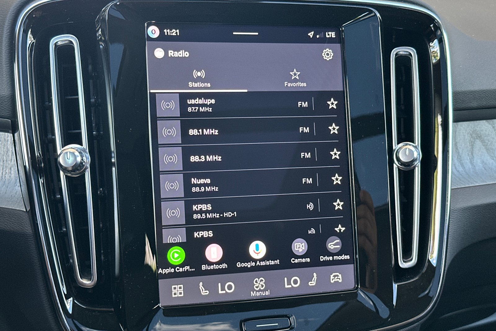 New 2026 Volvo XC40 B5 Core image 16