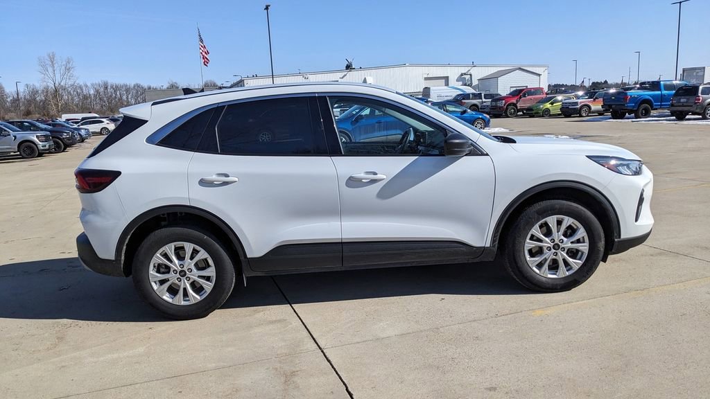 Used 2023 Ford Escape Active image 2