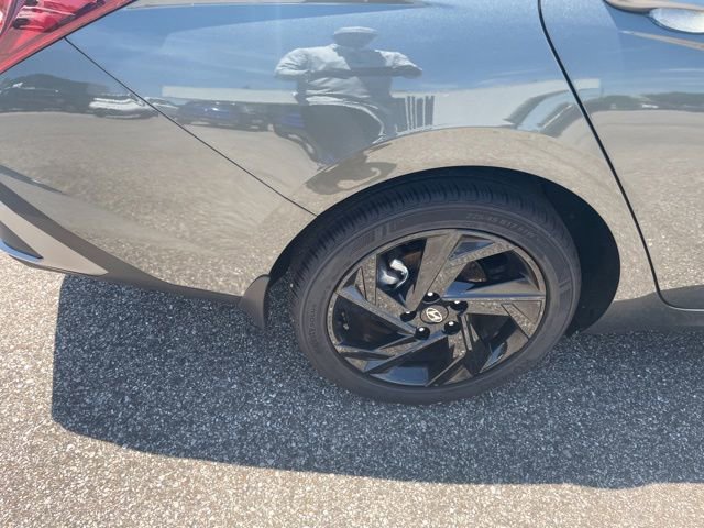 Used 2026 Hyundai Elantra Sport FWD image 9