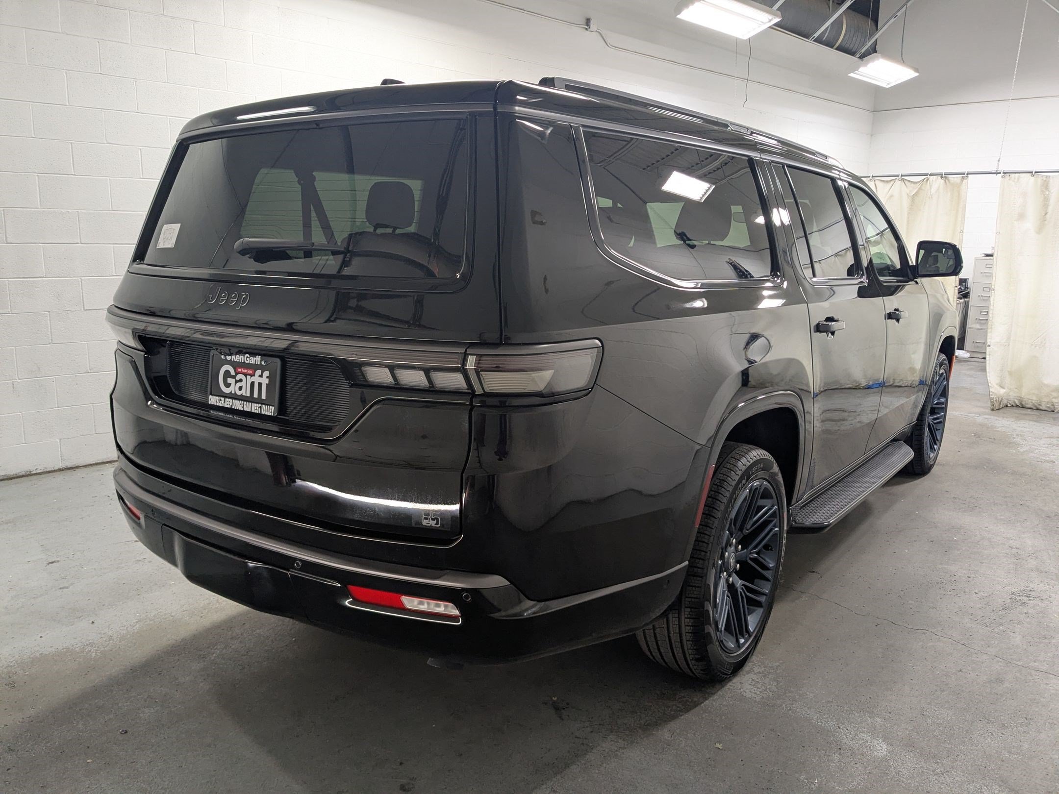 New 2026 Jeep Grand Wagoneer L 4WD image 5