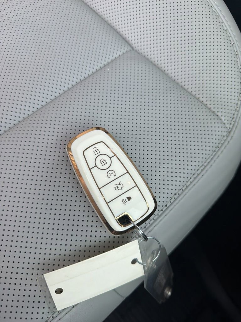 Used 2025 Ford Explorer Platinum w/ Ultimate Package image 31