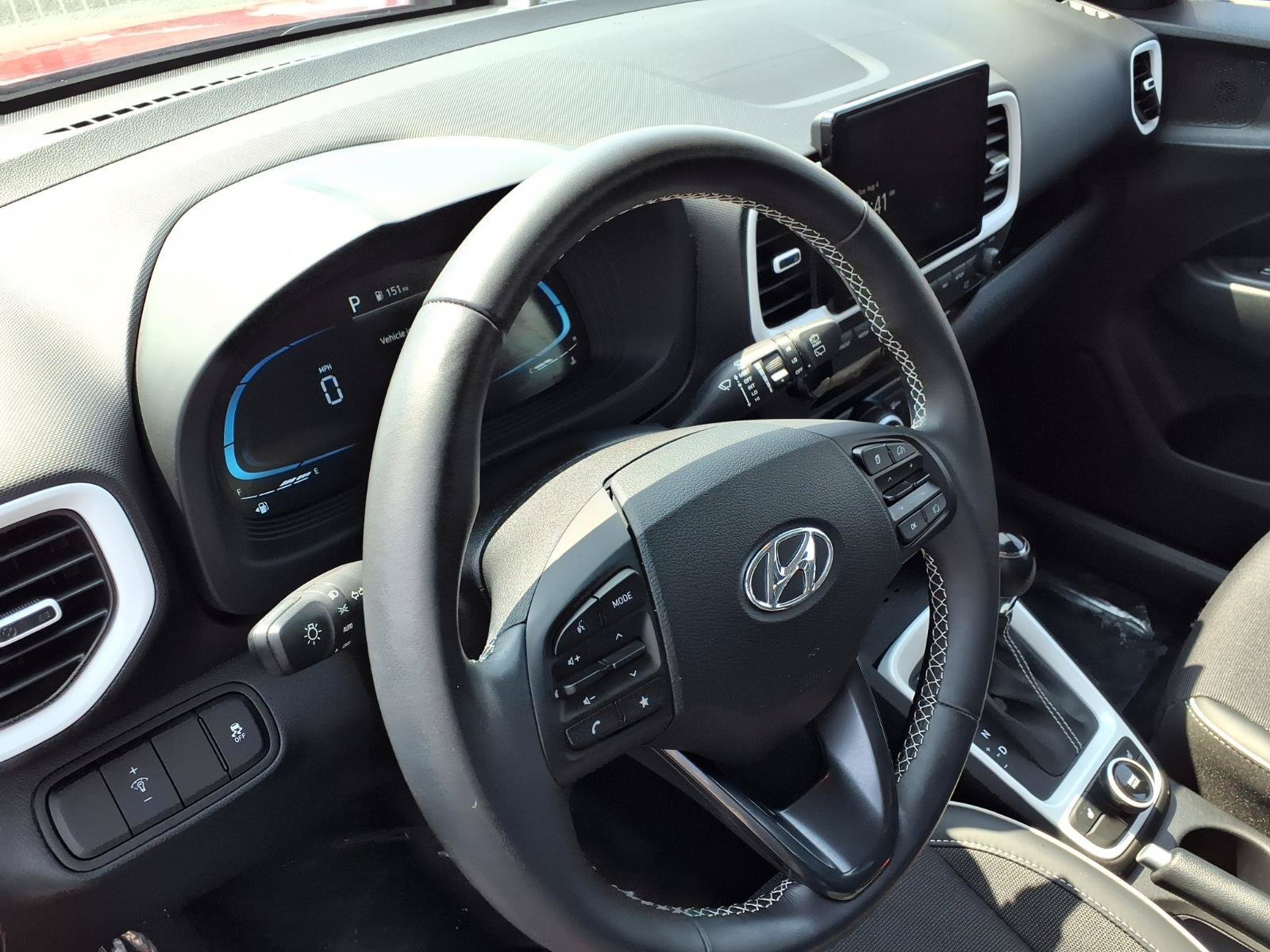 Certified 2025 Hyundai Venue Limited FWD image 14