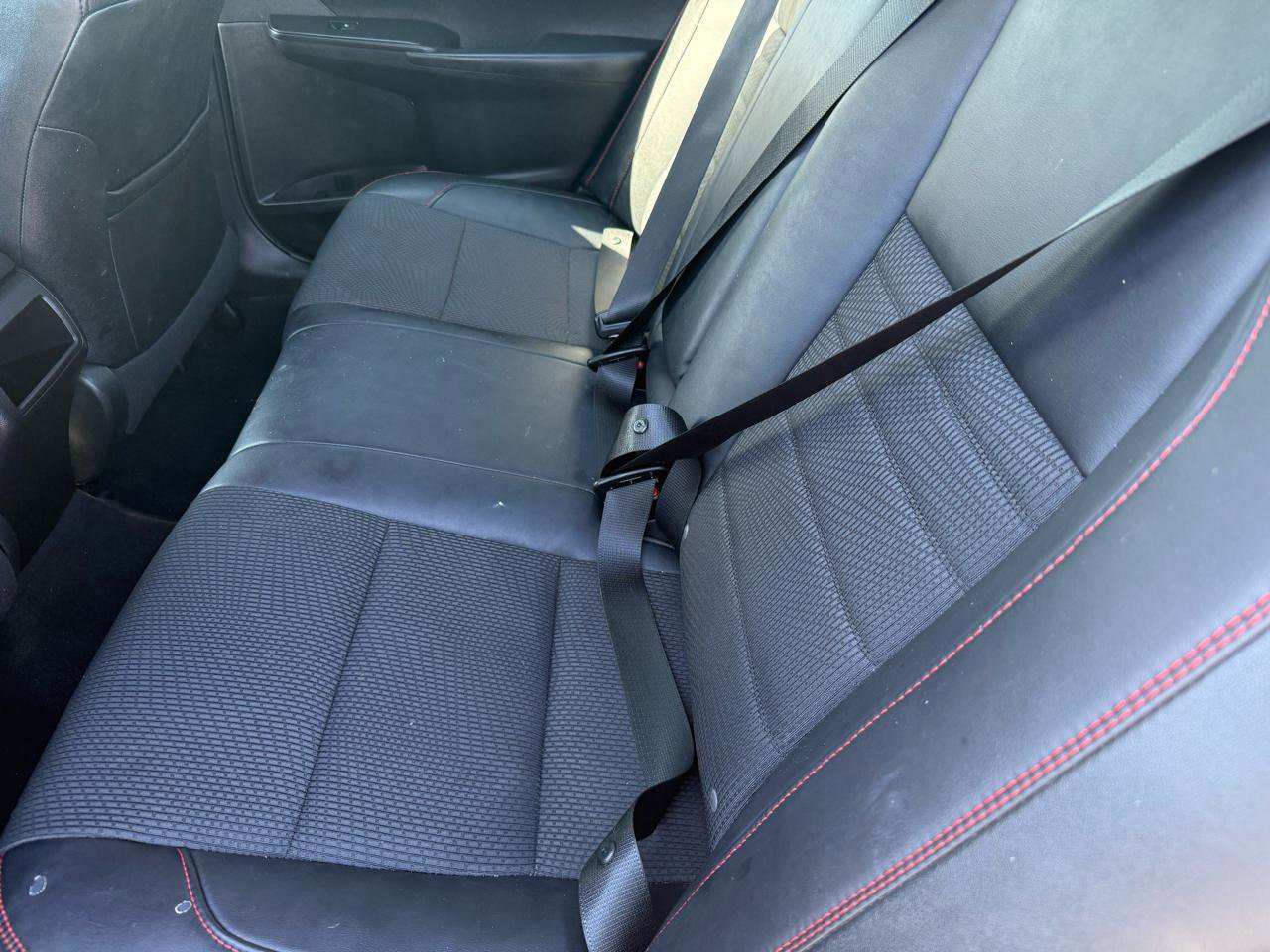 Used 2017 Toyota Camry SE image 6