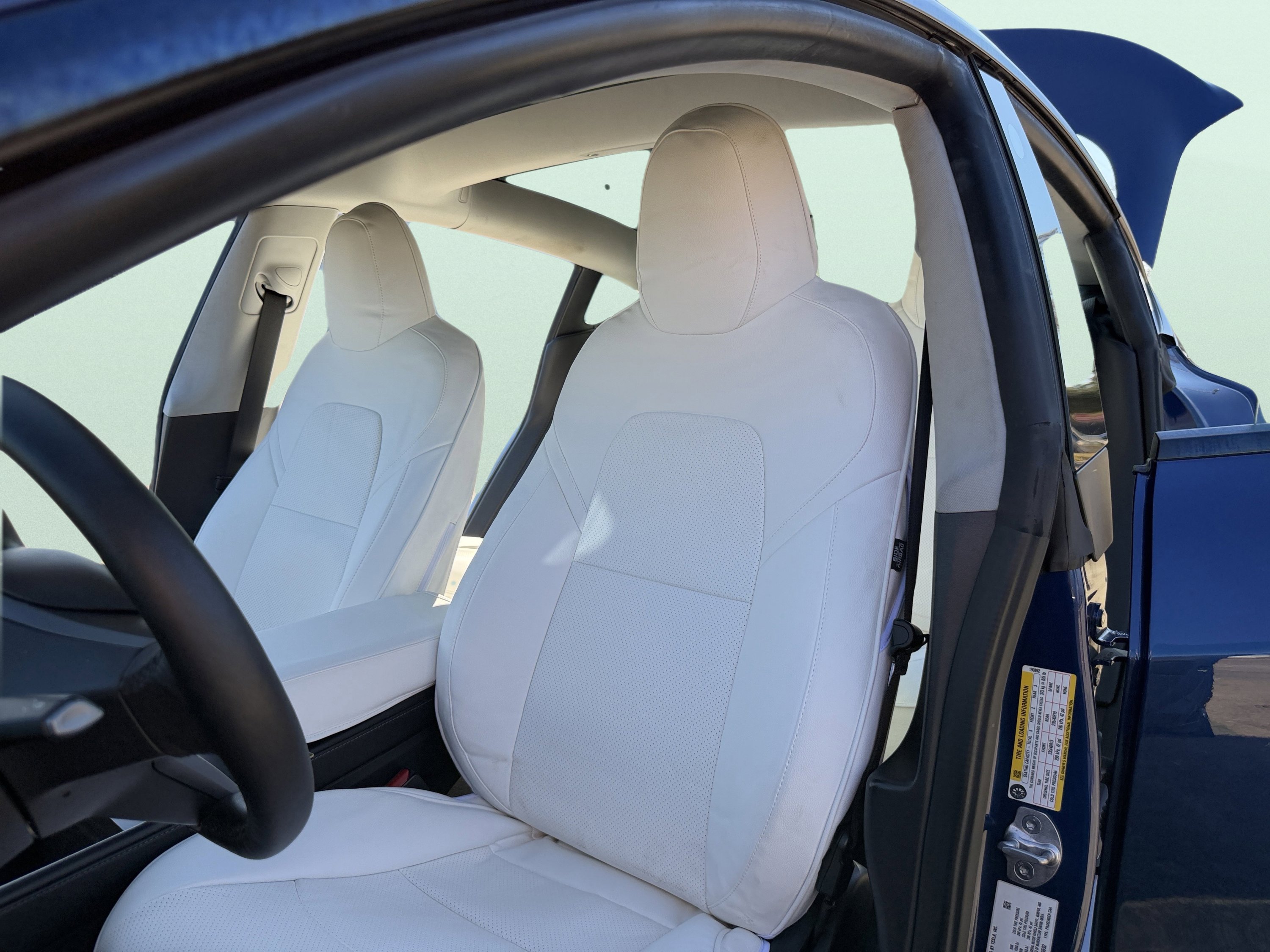 Used 2022 Tesla Model 3 Standard Range image 9