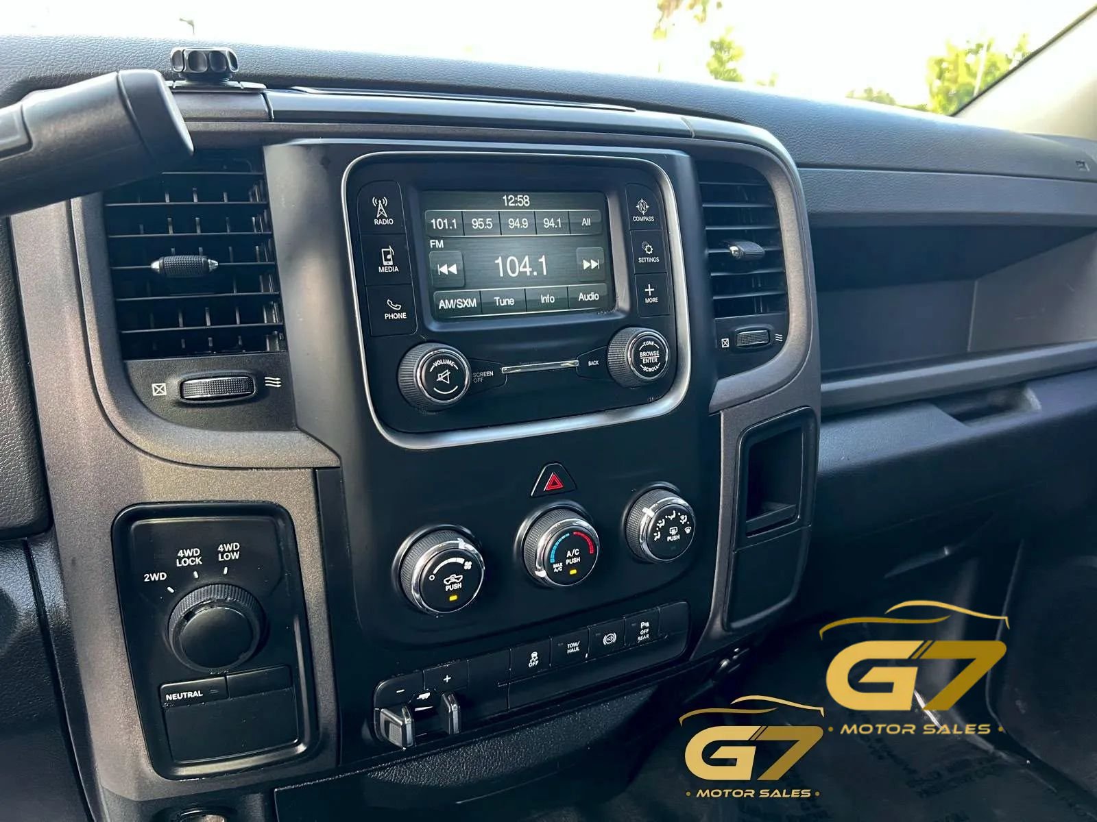 Used 2017 RAM 3500 Tradesman w/ Chrome Appearance Group AWD/4WD image 14