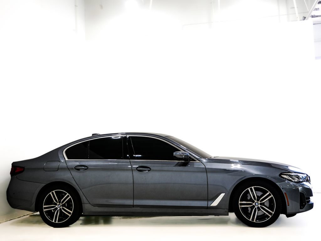 Used 2021 BMW 530i xDrive w/ Executive Package AWD/4WD image 4