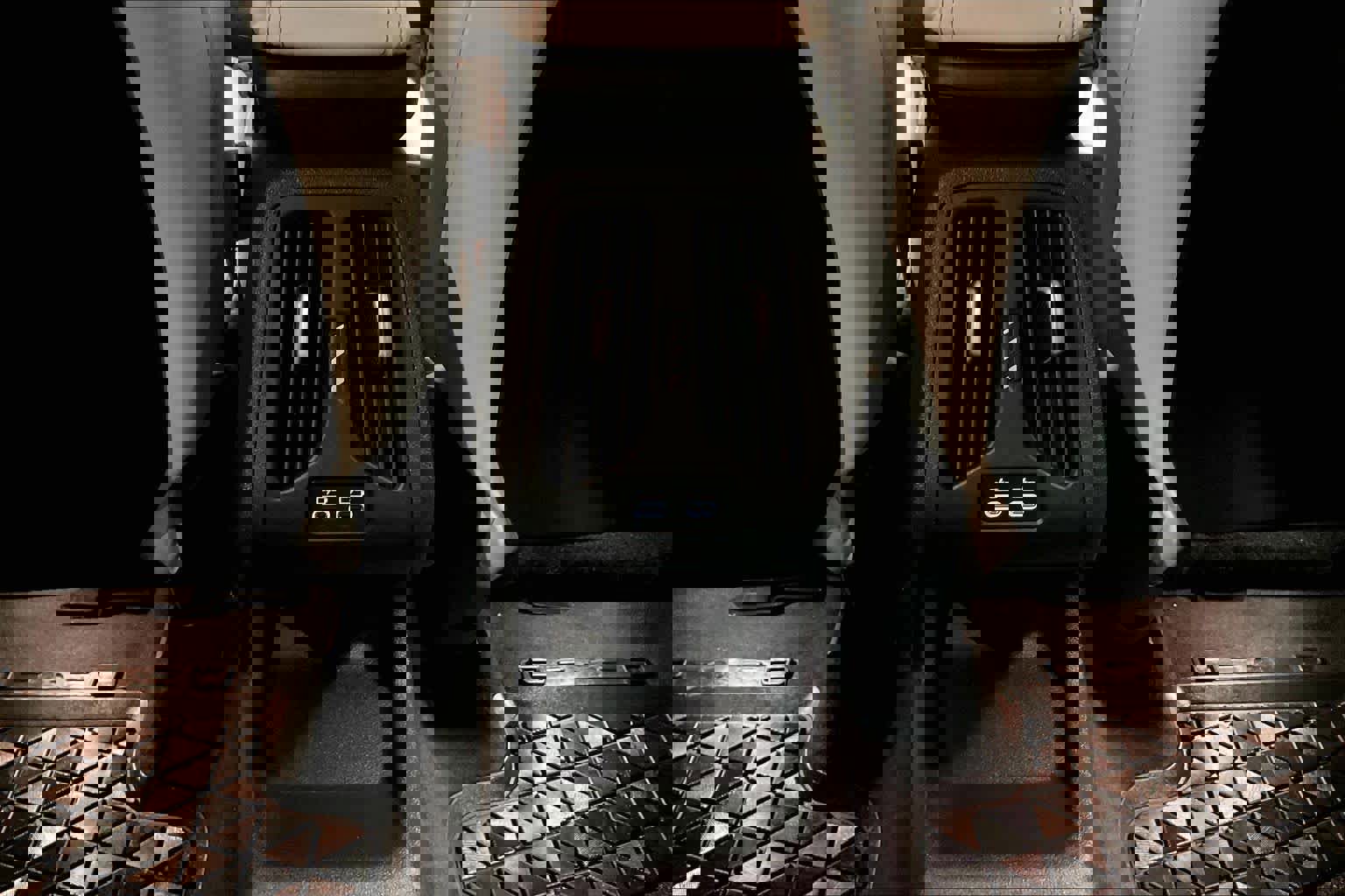 Certified 2025 BMW X2 xDrive28i w/ Technology Package image 34