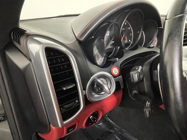 Used 2017 Porsche Cayenne GTS AWD/4WD image 19