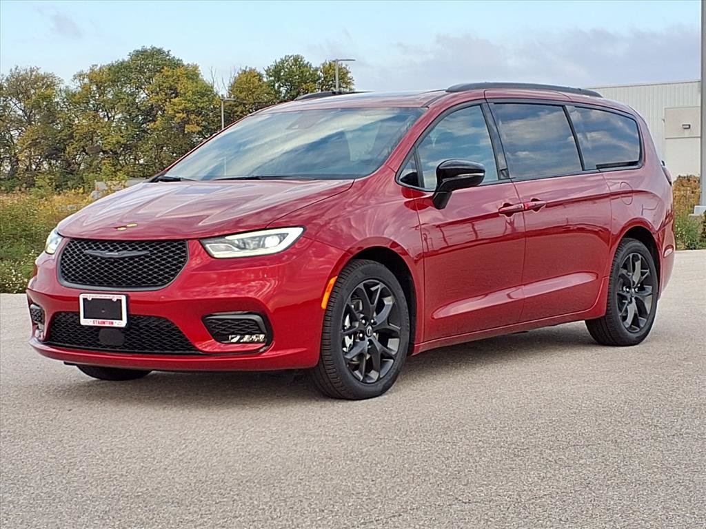 New 2026 Chrysler Pacifica Select FWD image 32