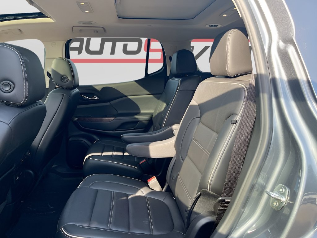 Used 2021 GMC Acadia Denali w/ Denali Technology Package FWD image 26