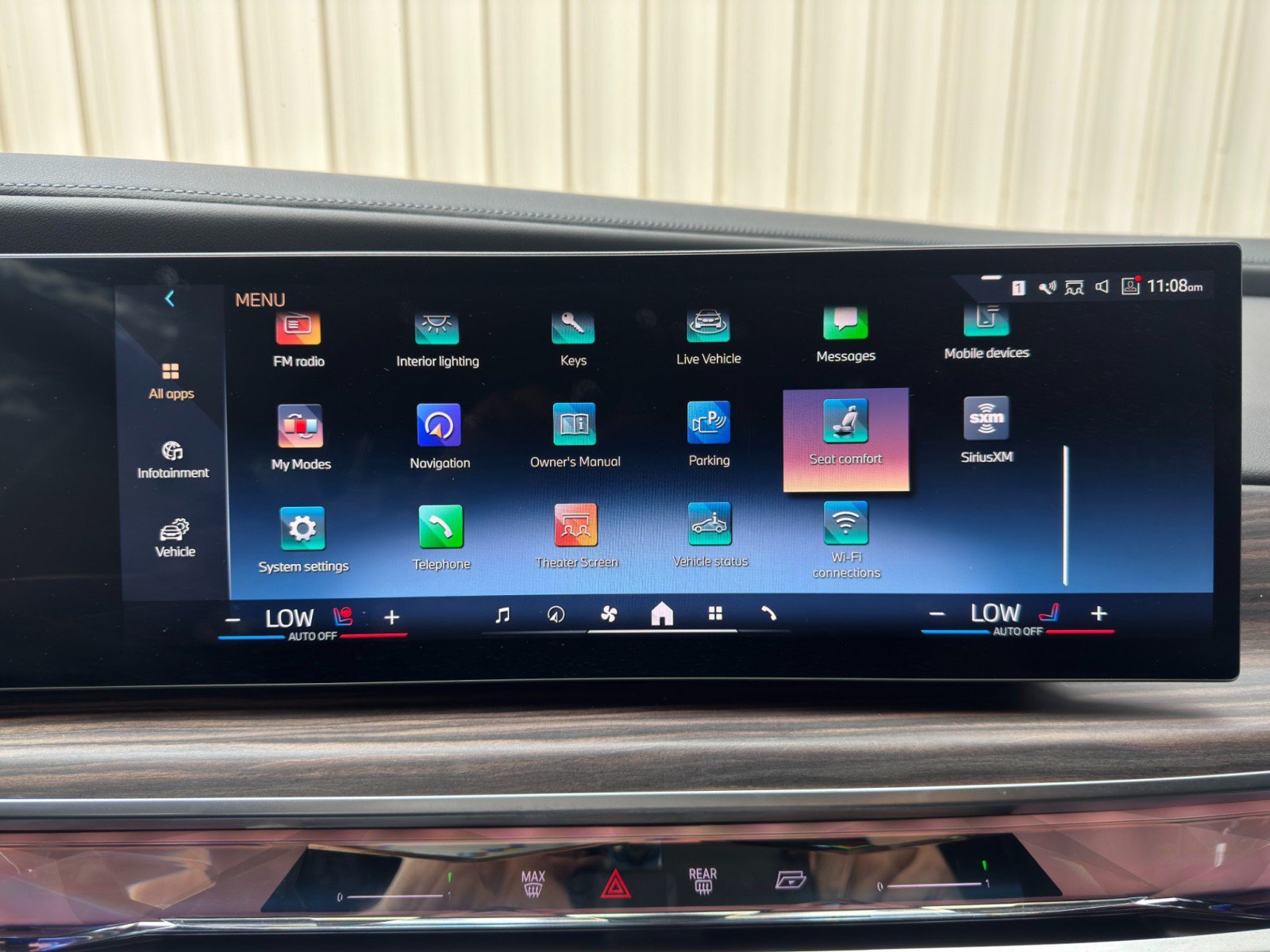 Used 2023 BMW i7 xDrive60 w/ Executive Package 2 AWD/4WD image 33