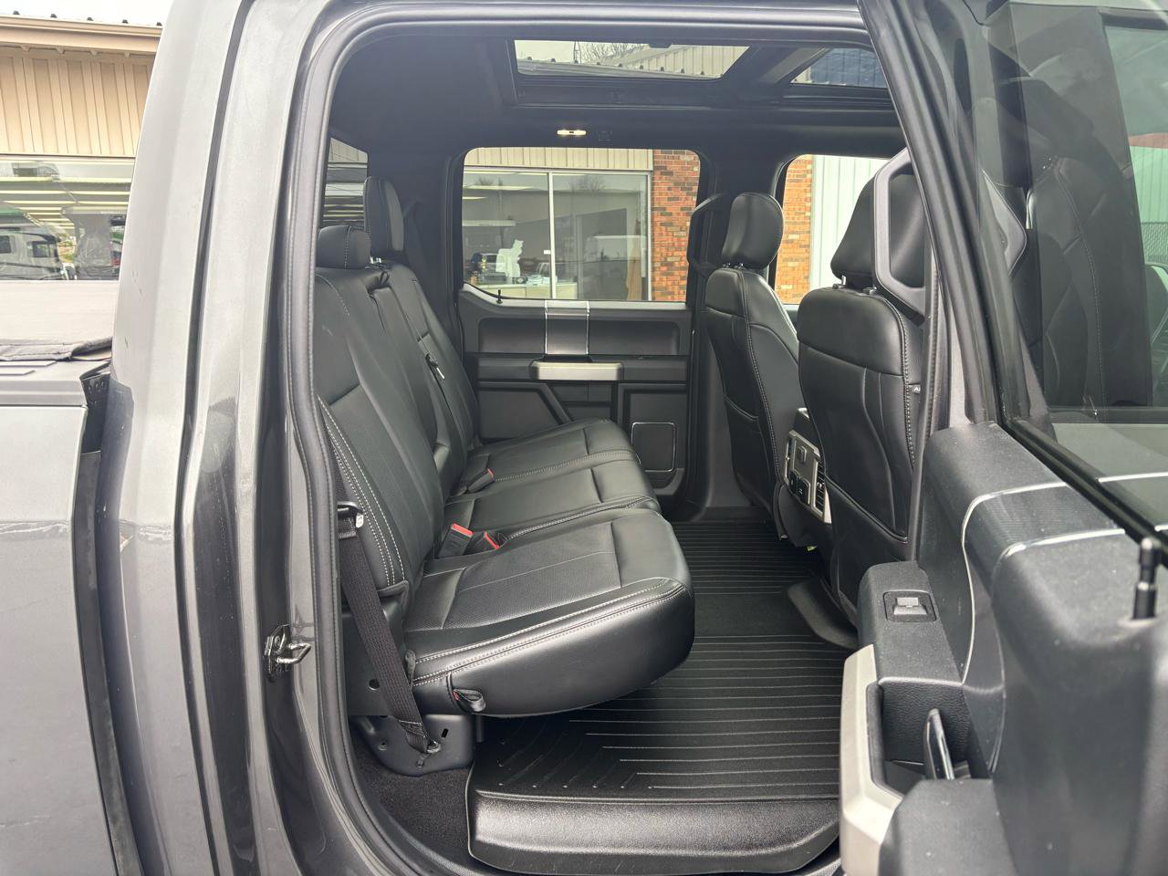 Used 2019 Ford F150 Lariat image 14