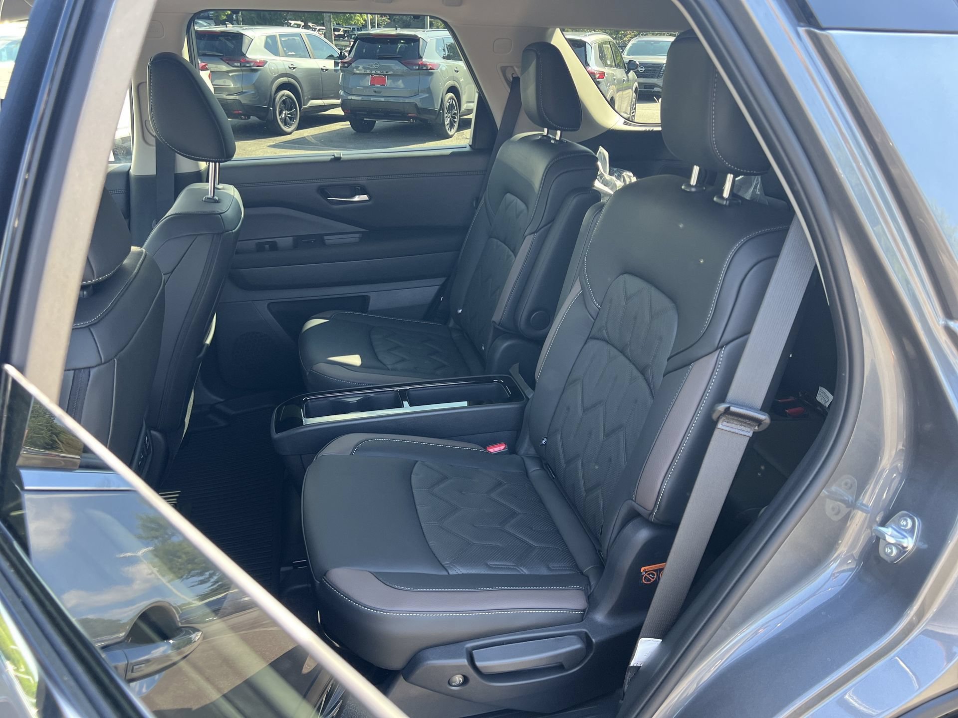 New 2026 Nissan Pathfinder Platinum FWD image 19