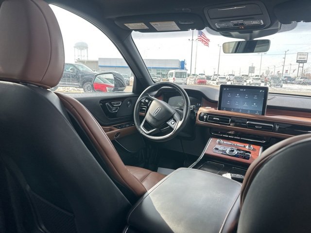 Used 2023 Lincoln Aviator Reserve w/ Equipment Group 201A image 15