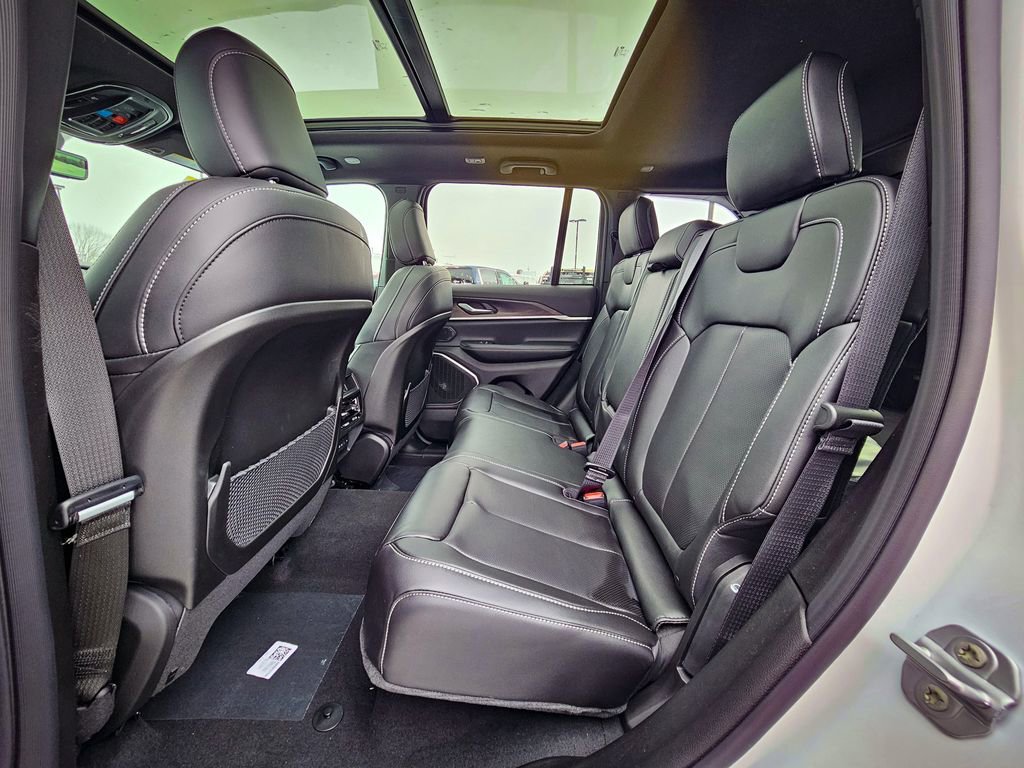 New 2026 Jeep Grand Cherokee Limited image 36