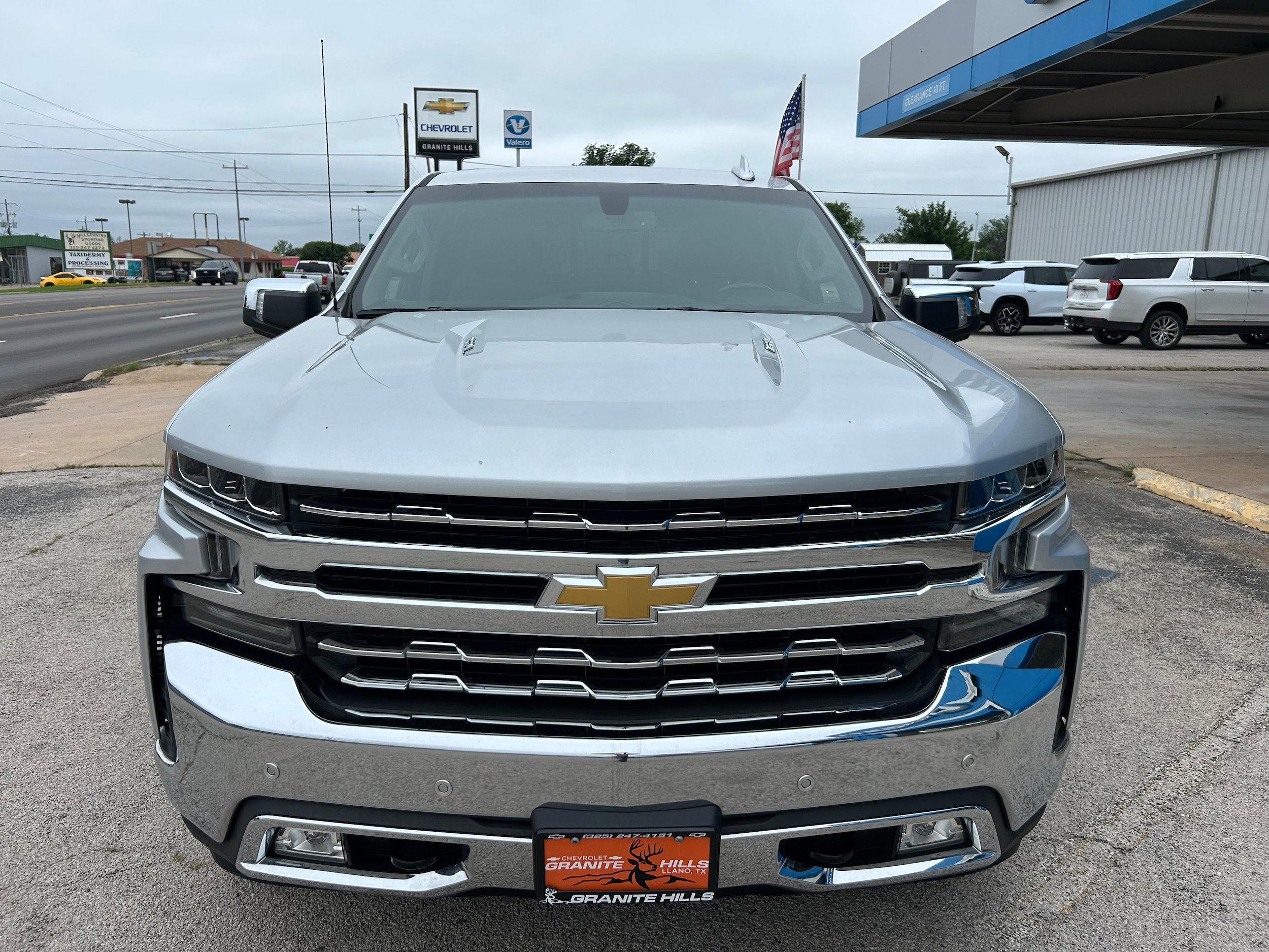 Used 2019 Chevrolet Silverado 1500 LTZ w/ LTZ Plus Package AWD/4WD image 2