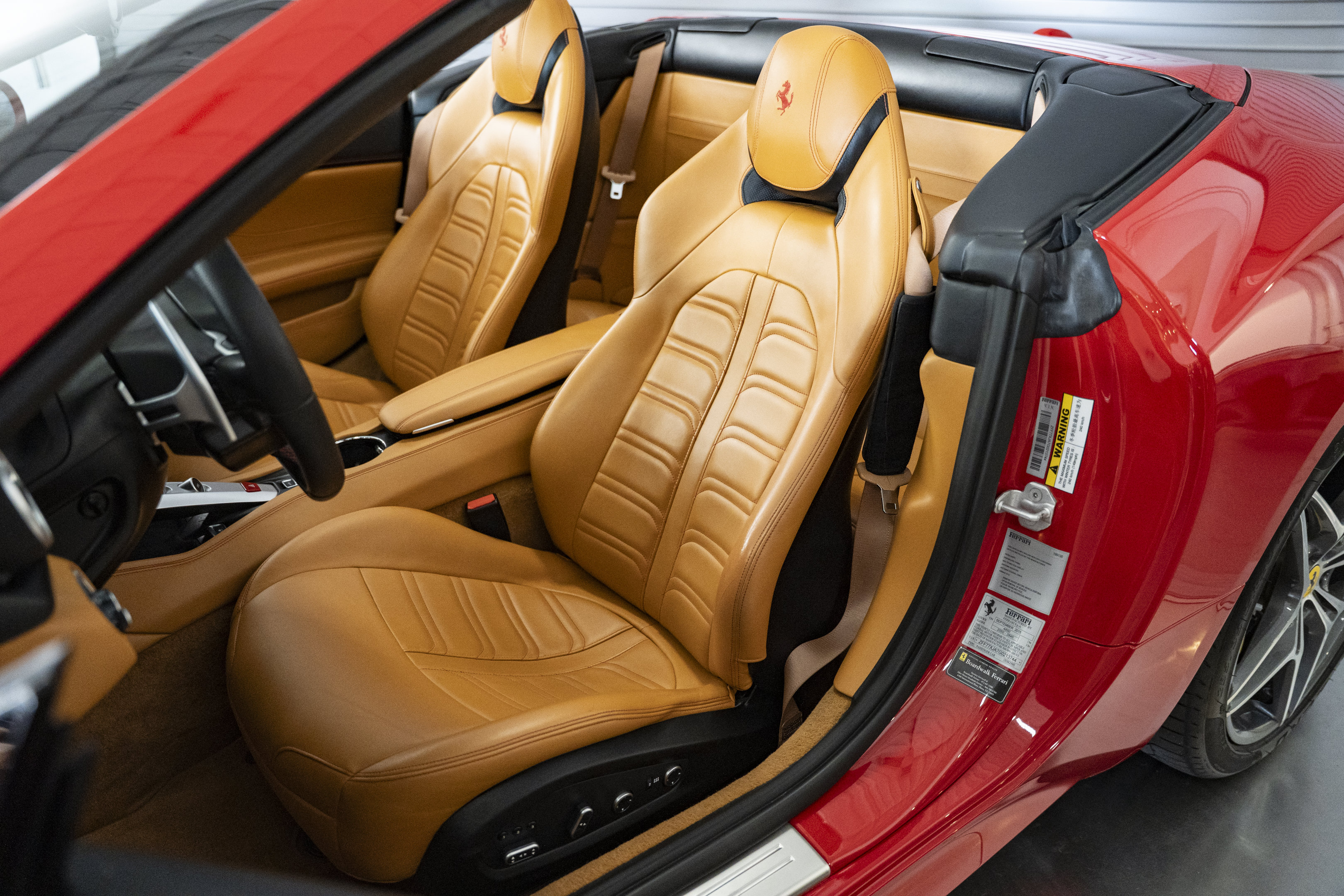 Used 2016 Ferrari California T RWD image 30
