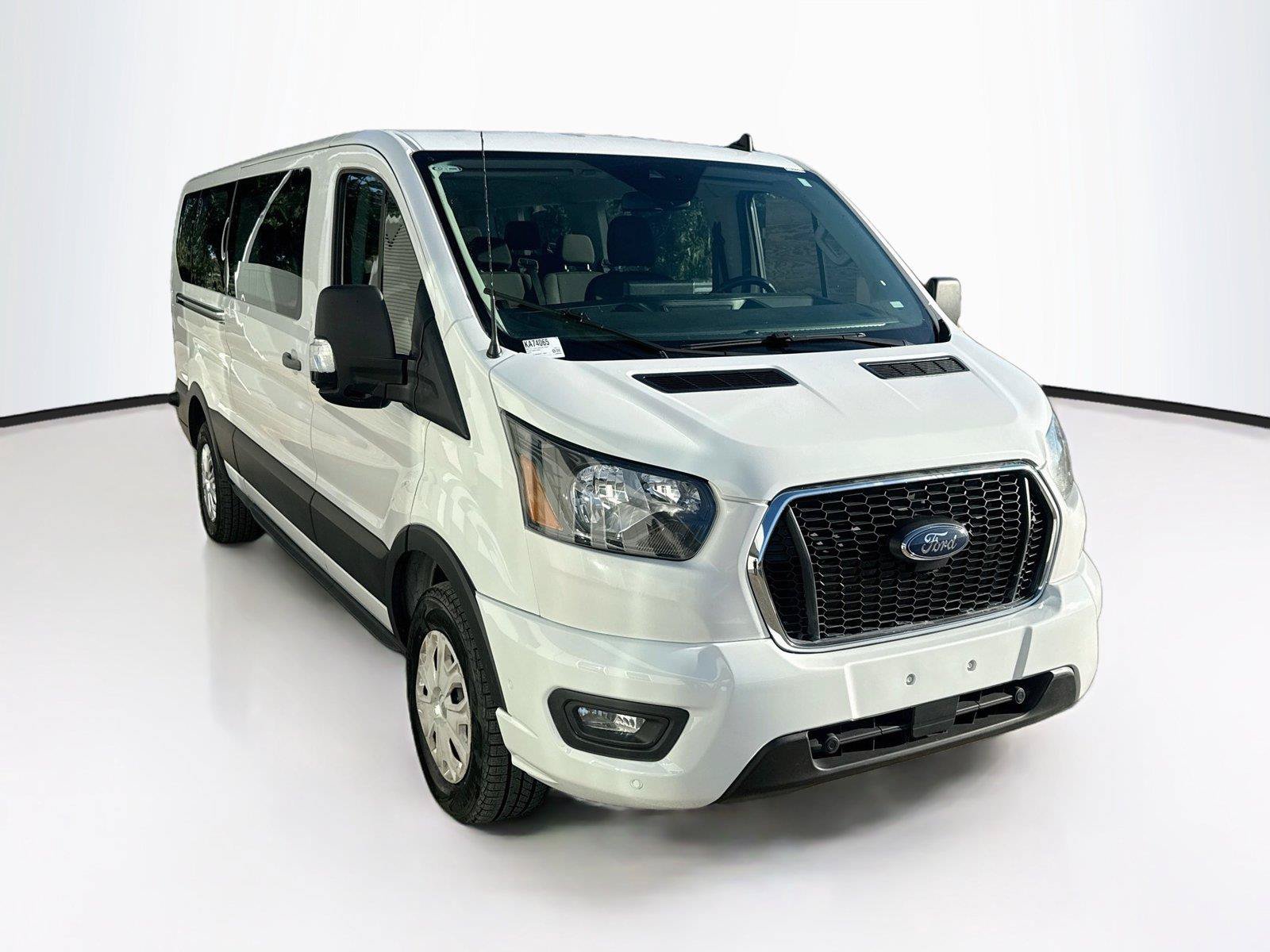 Used 2024 Ford Transit 350 XLT RWD image 7