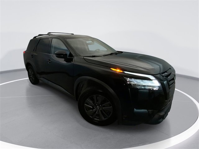 Used 2022 Nissan Pathfinder SV image 1
