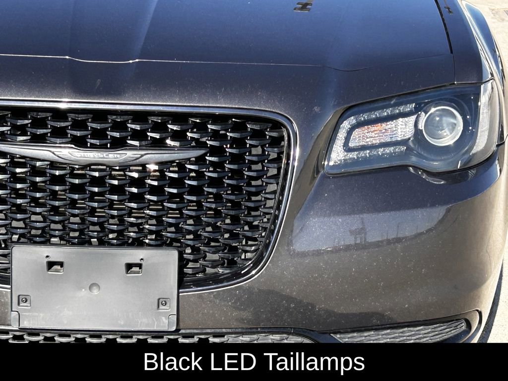Used 2021 Chrysler 300 Touring w/ Sport Appearance Package image 4
