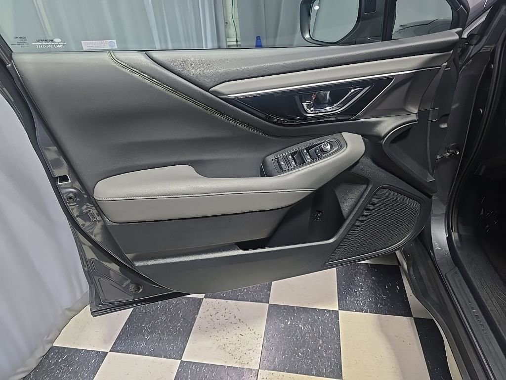 Used 2021 Subaru Outback Onyx Edition XT AWD/4WD image 17