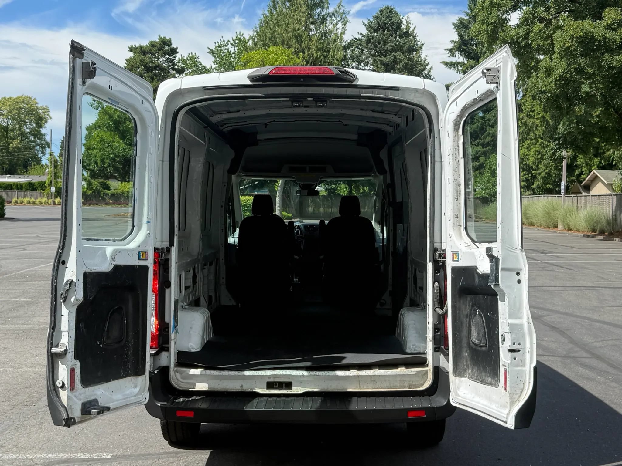 Used 2018 Ford Transit 250 148 Medium Roof RWD image 22