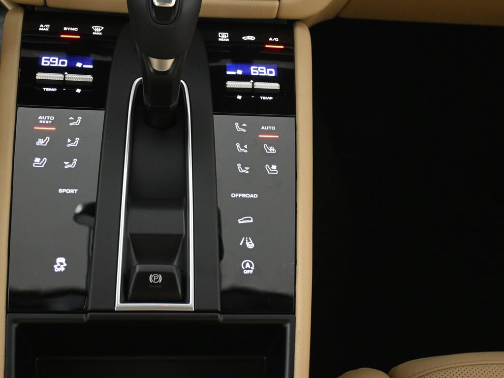 New 2026 Porsche Macan AWD/4WD image 26