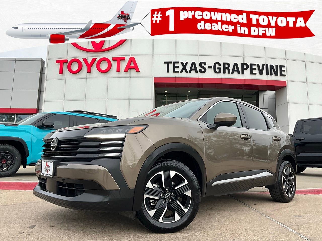 Used 2025 Nissan Kicks SV image 1