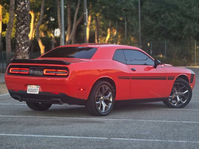 Used 2016 Dodge Challenger SXT w/ Driver Convenience Group RWD image 30