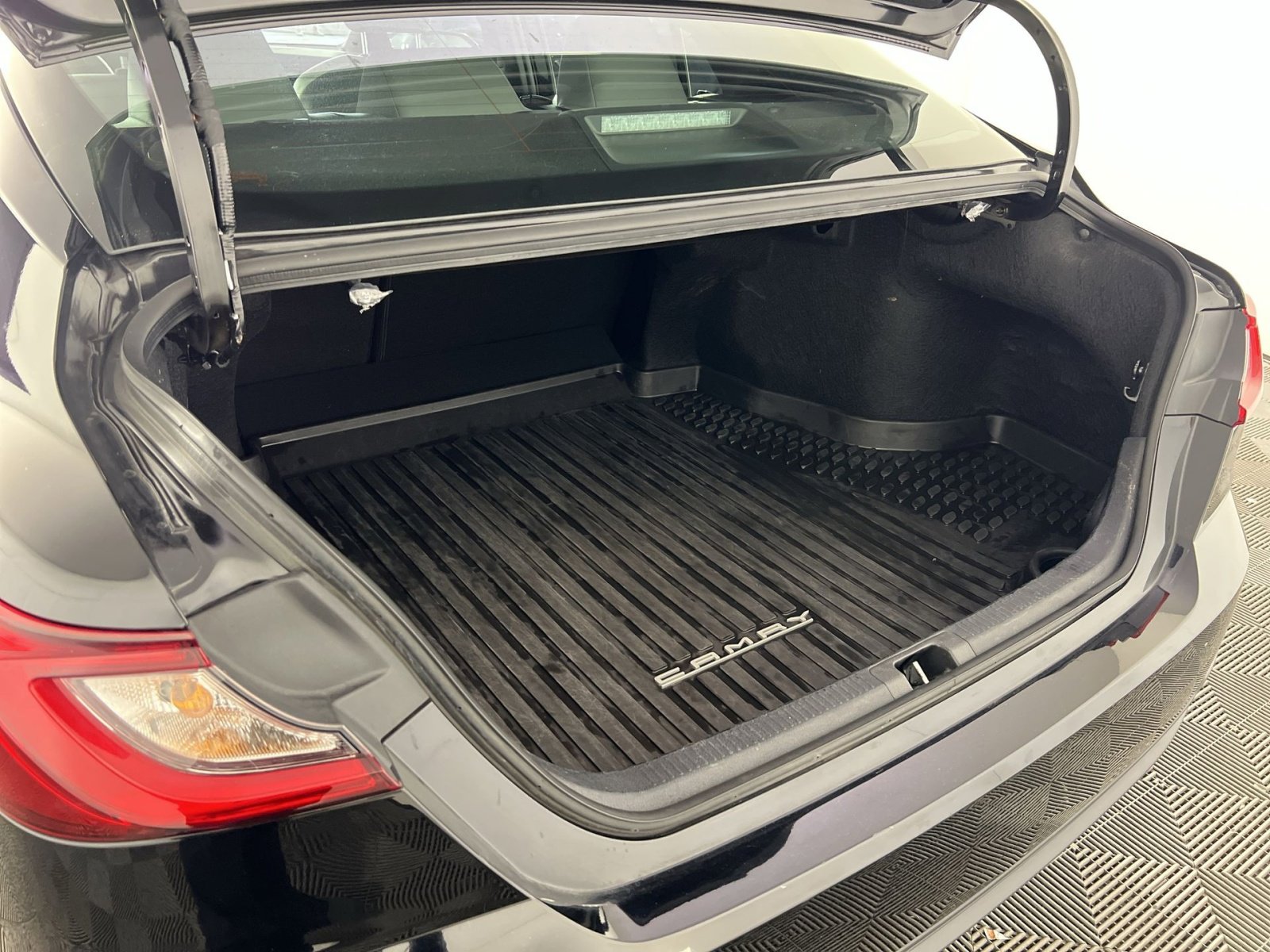 Used 2025 Toyota Camry SE image 26