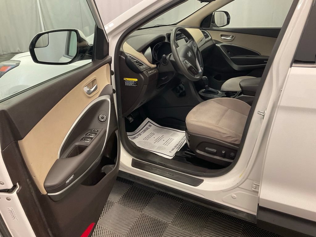 Used 2019 Hyundai Santa Fe XL SE FWD image 10