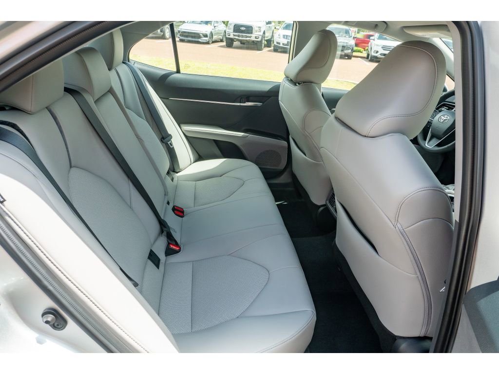 Used 2023 Toyota Camry XLE FWD image 16