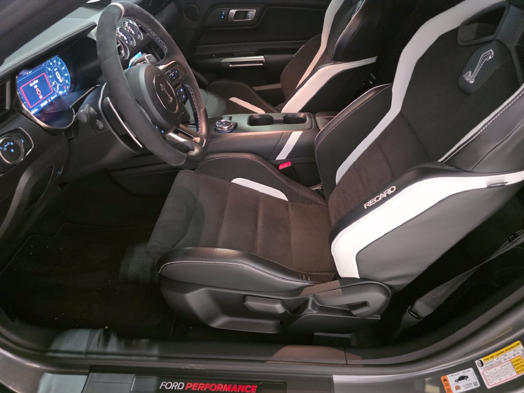 Used 2022 Ford Mustang Shelby GT500 w/ Technology Package RWD image 16