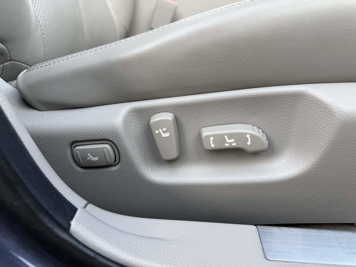 Used 2008 INFINITI M35 x w/ Technology Pkg image 26