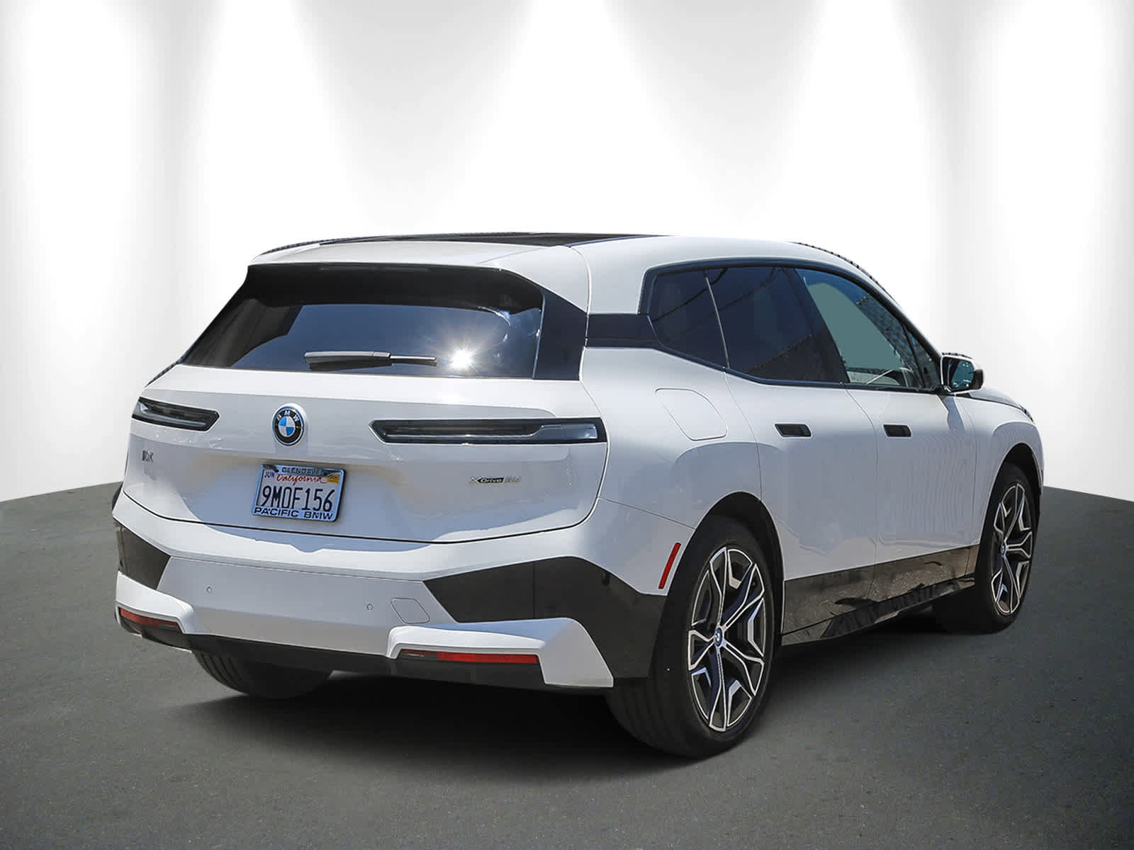 Used 2025 BMW iX xDrive50 image 6