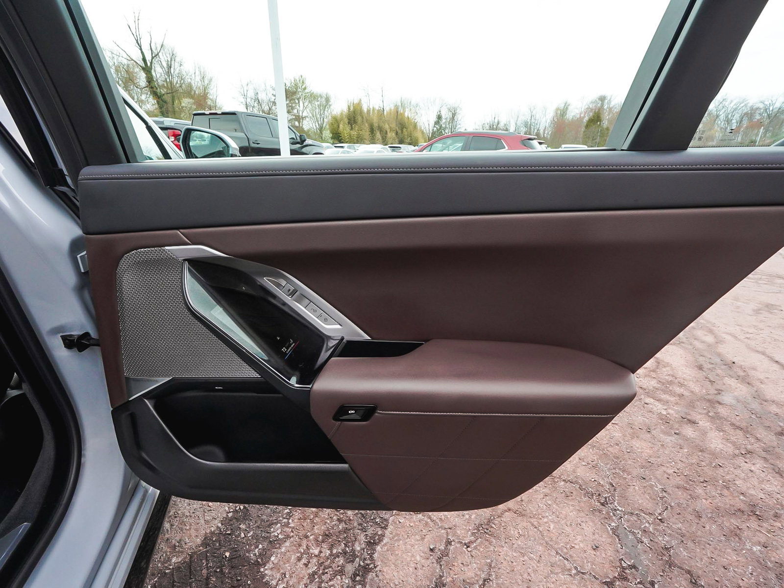 Used 2025 BMW 740i xDrive AWD/4WD image 13