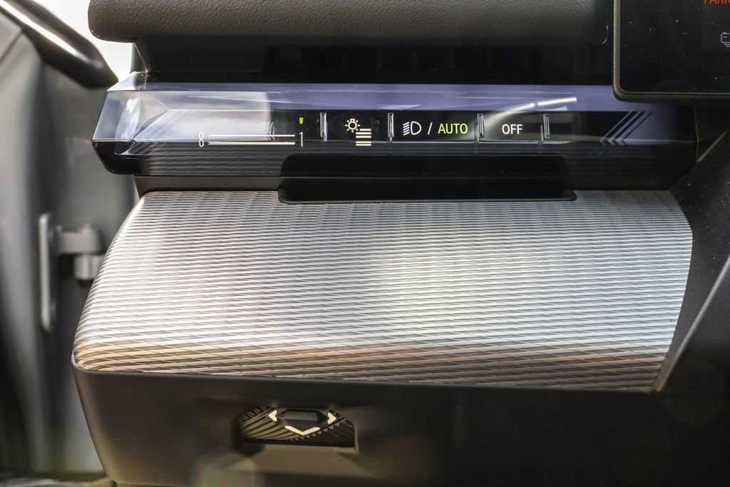 Used 2024 BMW i5 eDrive40i w/ M Sport Package image 32